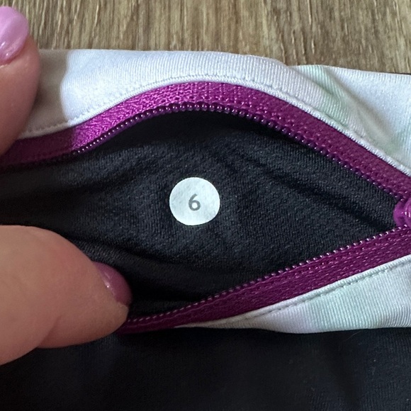 Lululemon Cropped Leggings - Picture 6 of 7